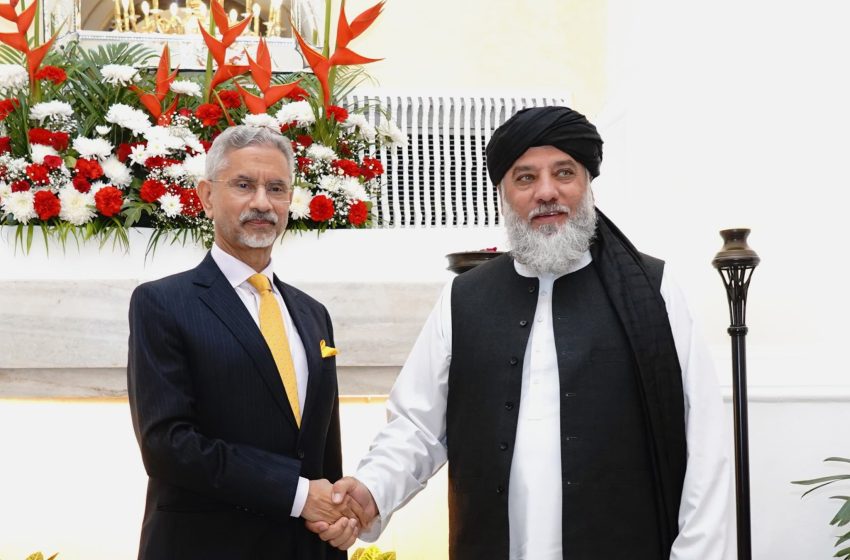  Jaishankar, Azizi Discuss Strengthening Bilateral Trade and Regional Transit Routes